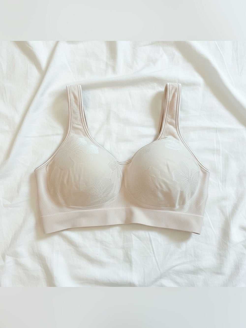 Bali Comfort Revolution Shaping Wireless Bra 40C Floral Sandshell Tropic